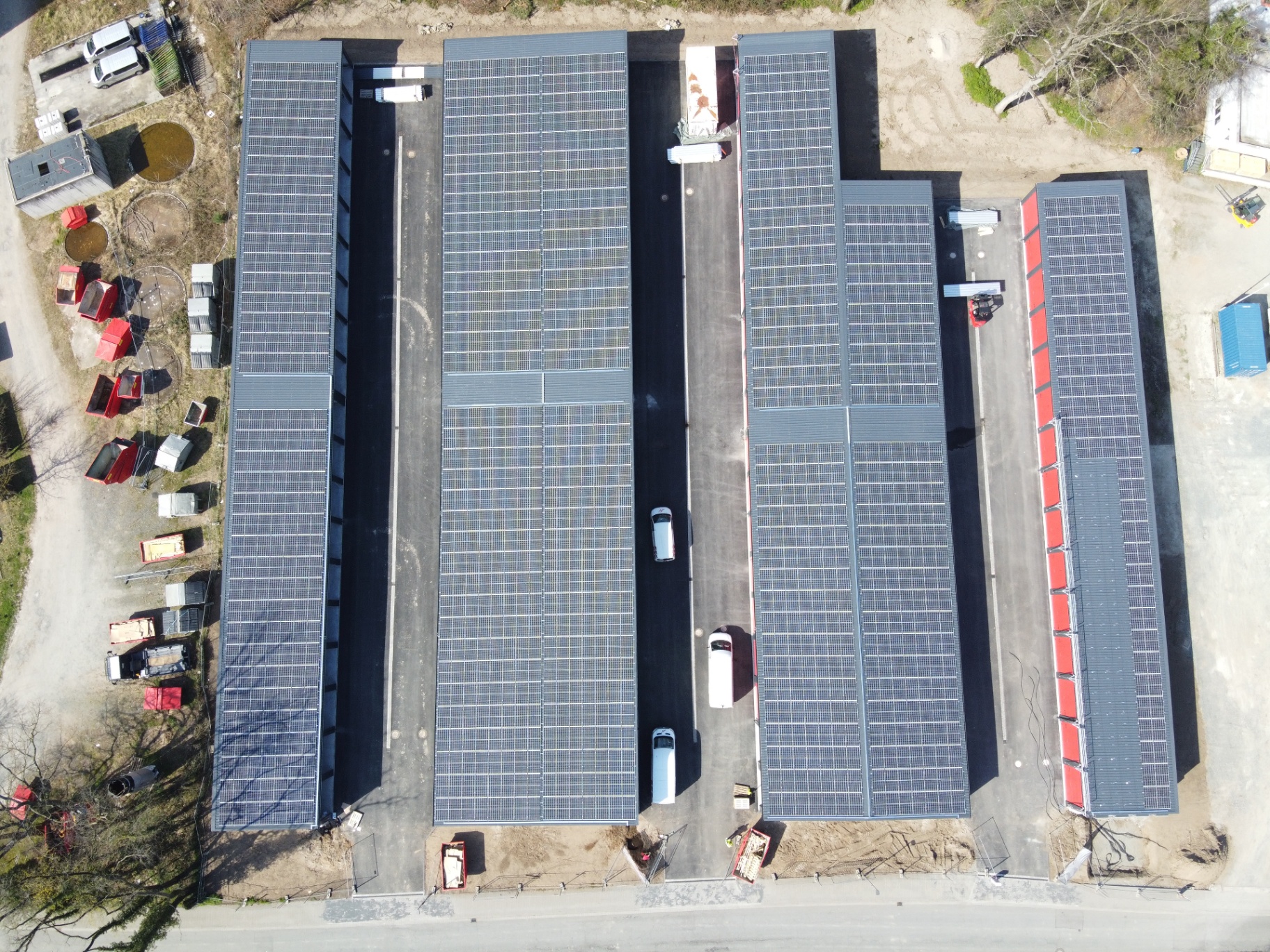 Luftaufnahme der PV-Anlage maxi-garagen in Darmstadt