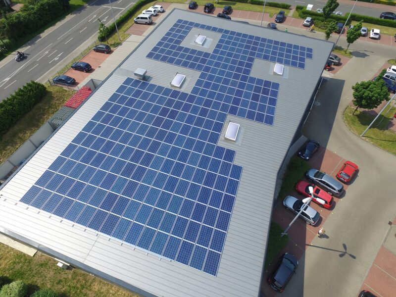 Luftaufnahme der PV-Anlage EDEKA-Komp in Wesel