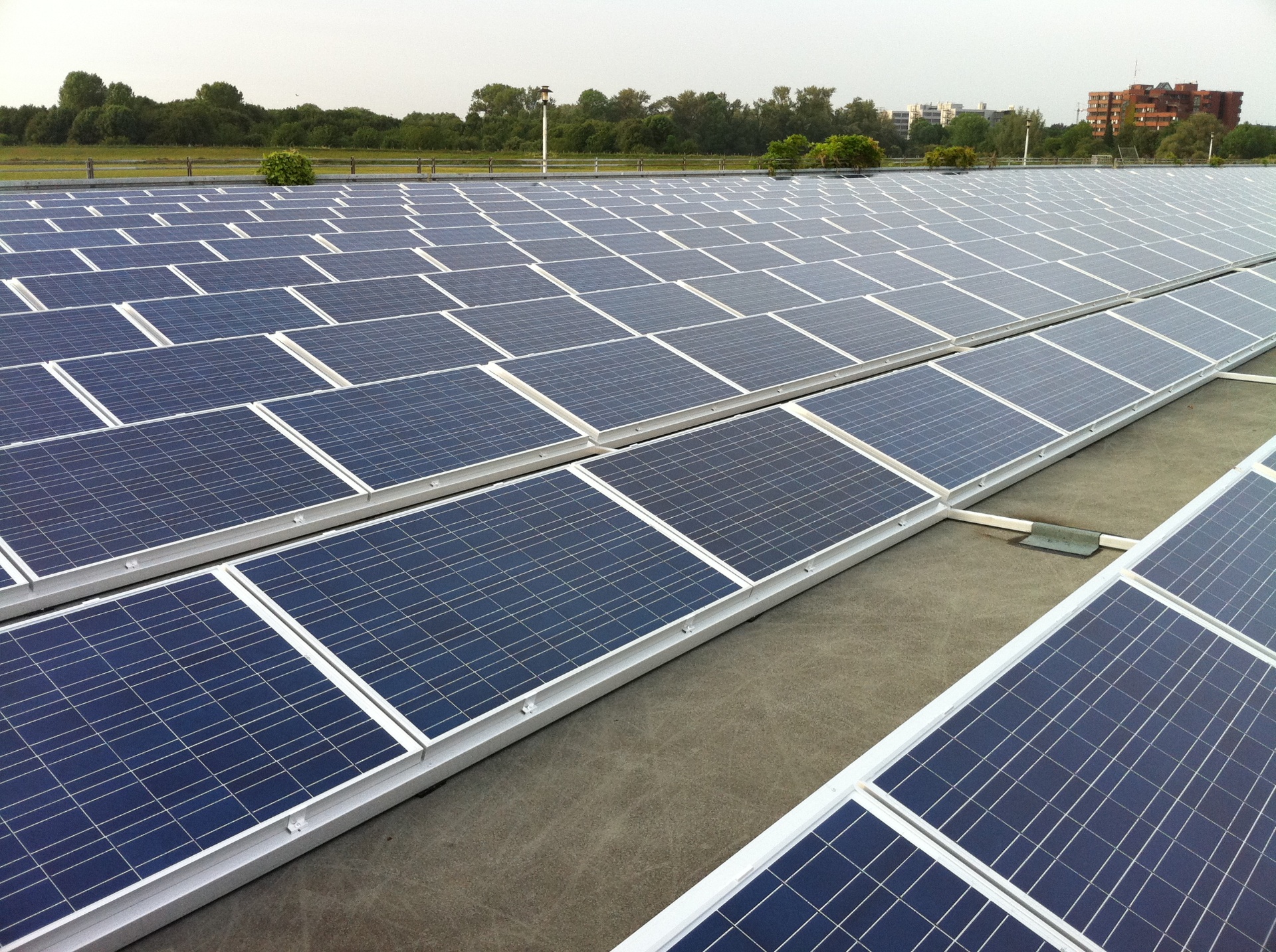 Luftaufnahme der PV-Anlage Parkdeck in Wesel