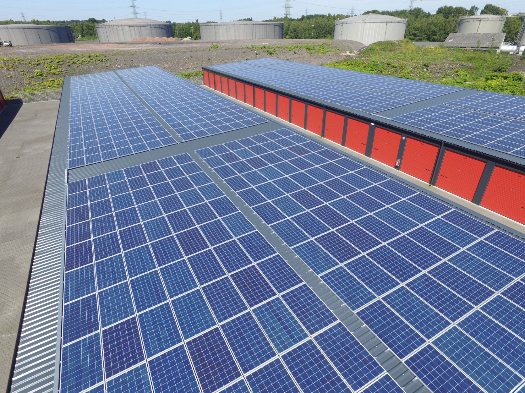 Luftaufnahme der PV-Anlage STAR-Piping in Wesel